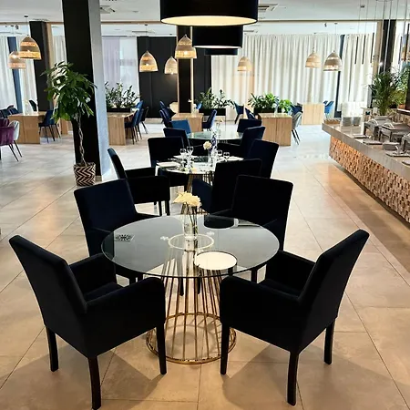 Apart-hotel Natural Hotel-ostróda-basen Na Iii Kondygnacji-pokoje Wellness Z Saunami