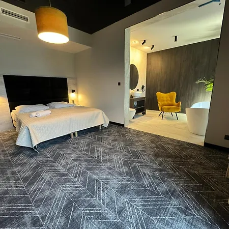 Aparthotel Natural Hotel-ostroda-basen, Na Iii Kondygnacji-pokoje Wellness Z Saunami