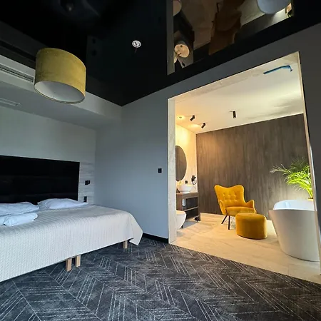 Hotel apartamentowy Natural Hotel-ostróda-basen Na Iii Kondygnacji-pokoje Wellness Z Saunami 4*